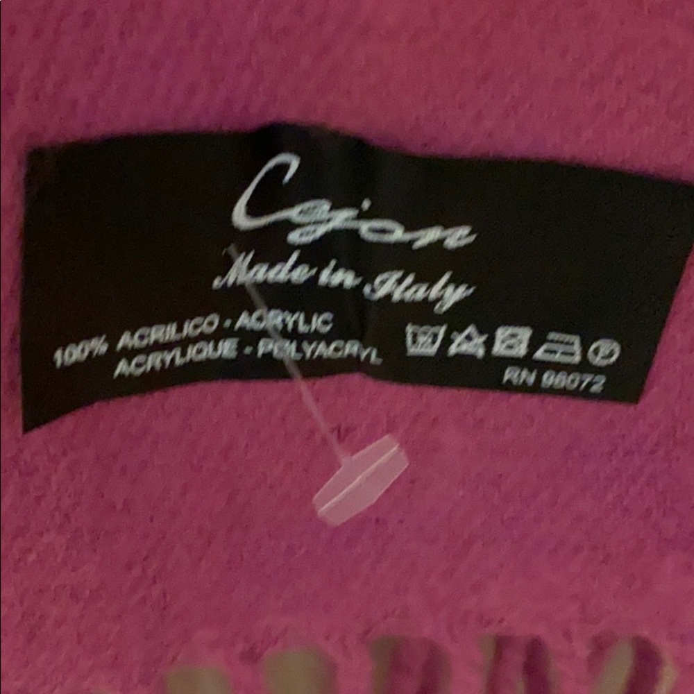 - New scarf - Picture 6 of 6